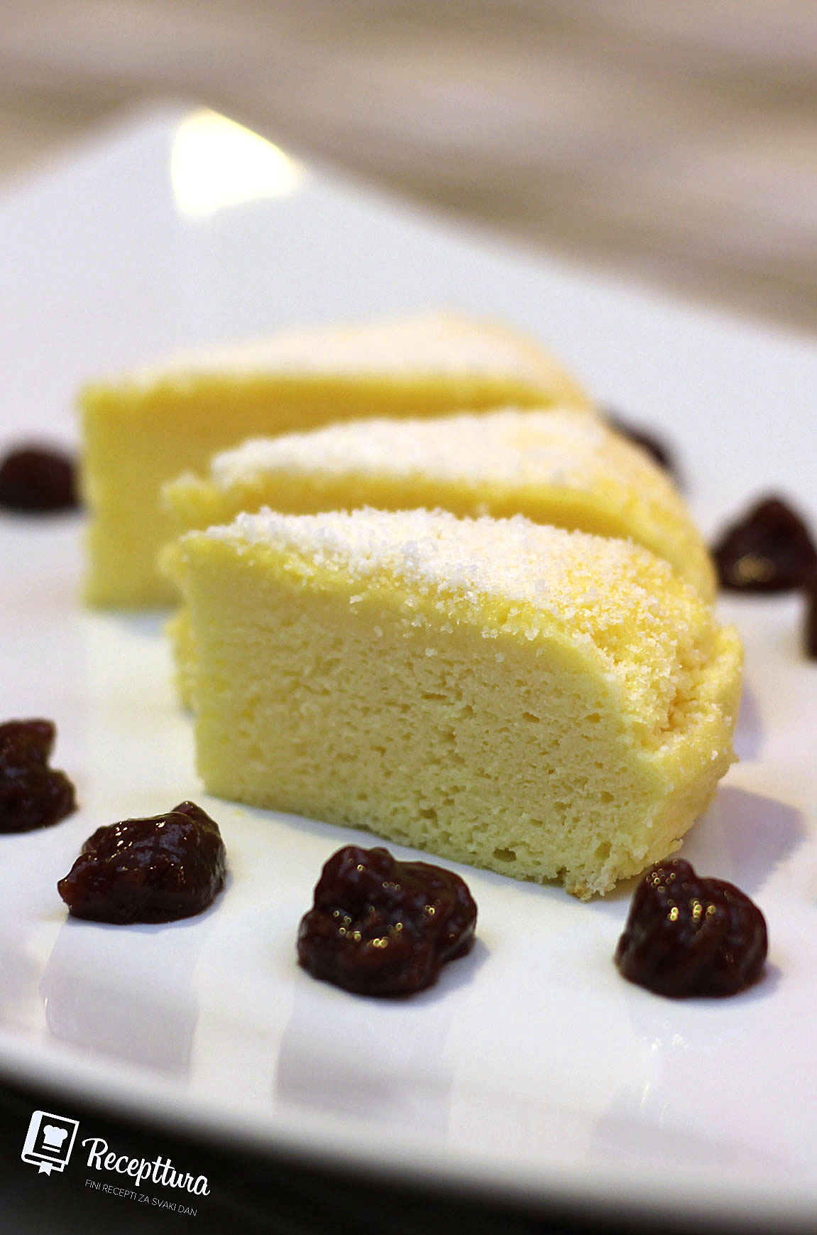 Ovih dana svi su na internetu poludjeli za japanskim cheesecakeom u kojem se nalaze samo tri sastojka.