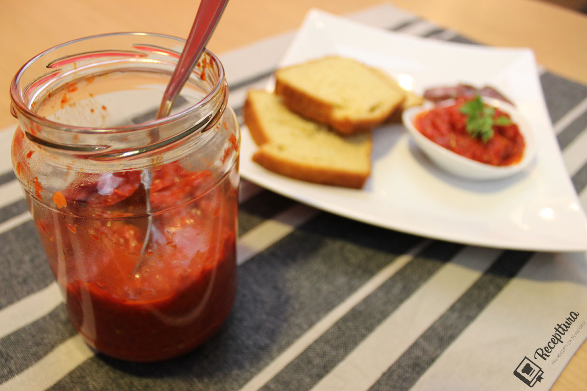 Naš provjereni recept za savršeni domaći ajvar oduševit će vaše ukućane.