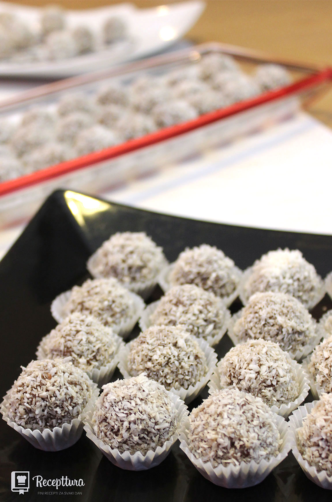 Čokoladne kuglice idealne su kada tražite brz i jednostavan recept za efektan desert.