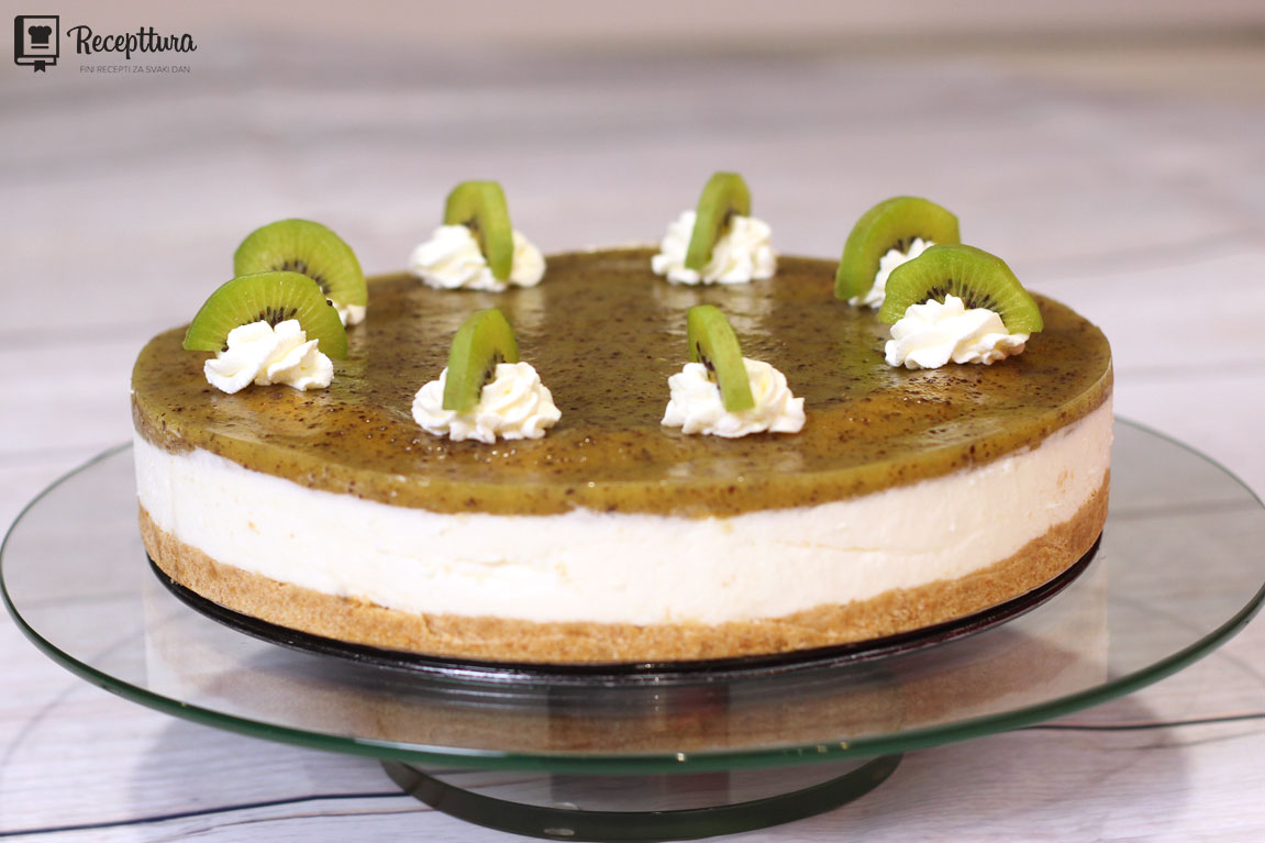 Torta od kivija ima neodoljivi voćni miris.