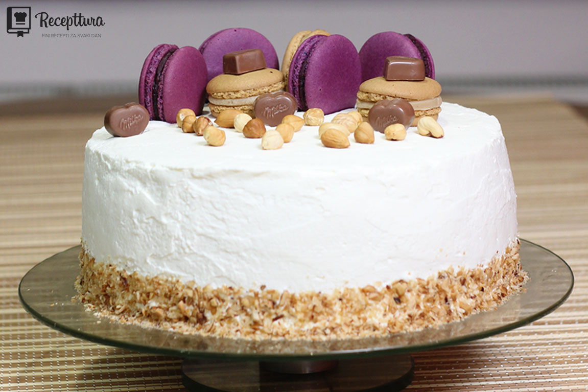 Milka torta savršena je za rođendane, a djeca je obožavaju.