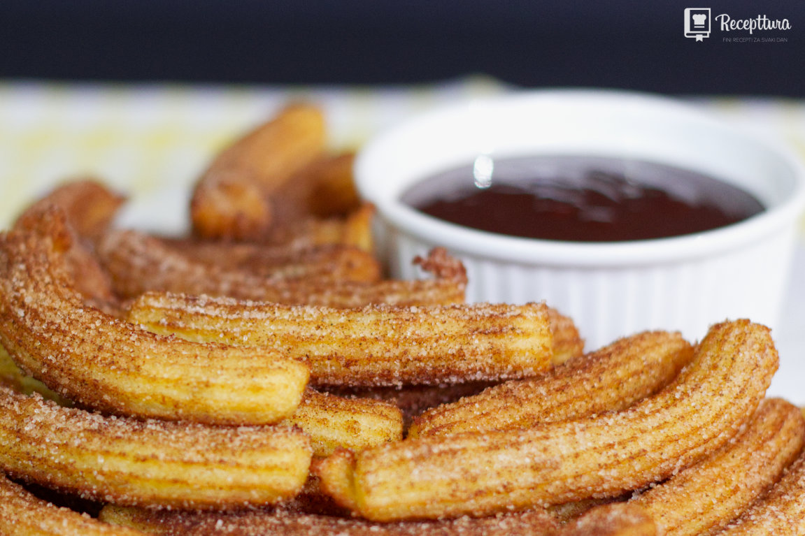 Churros s umakom od čokolade